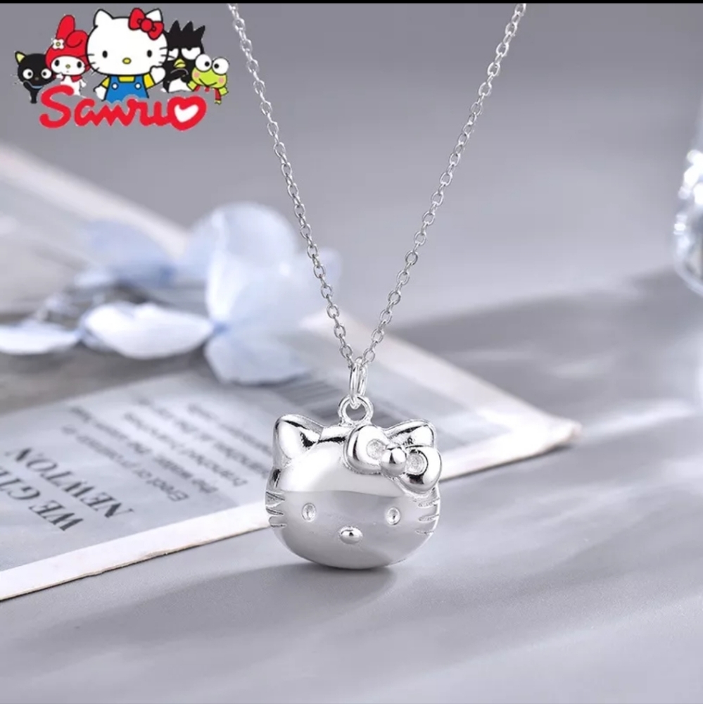 Hello Kitty Locket - Picture 5 of 10